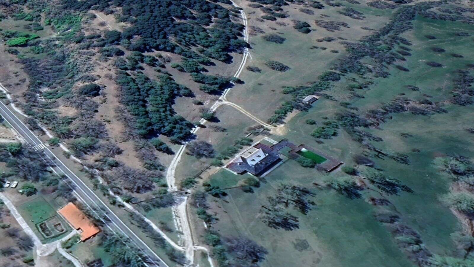 Serrano defiende el uso de la finca de Rascafría por Ayuso y acusa al PSOE de desviar la atención