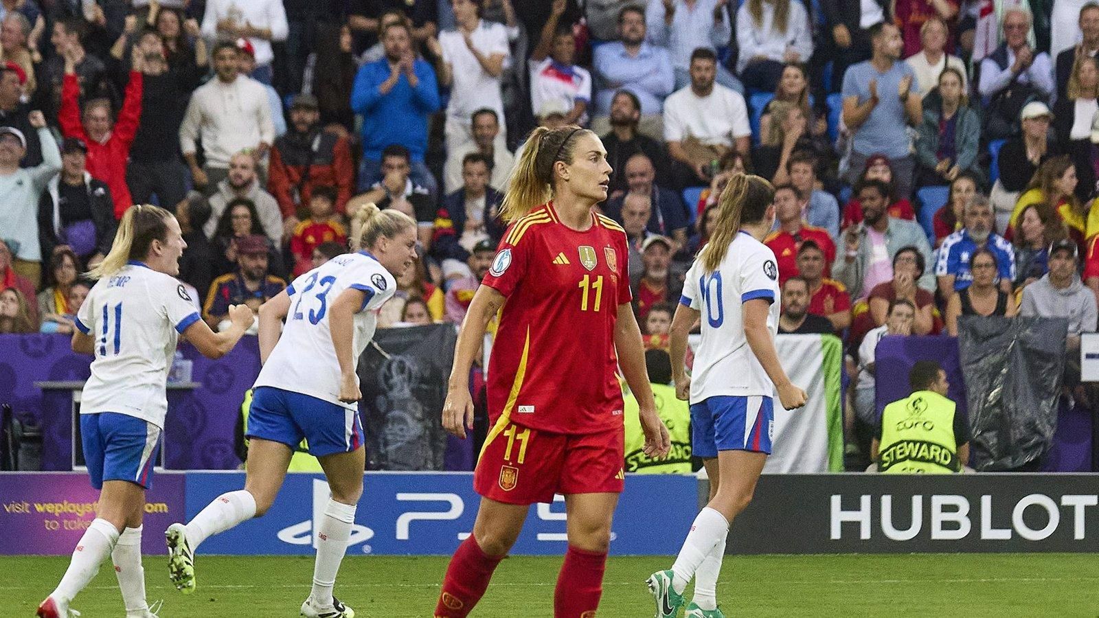  Alexia Putellas: "Nos levantaremos más fuertes; volveremos"