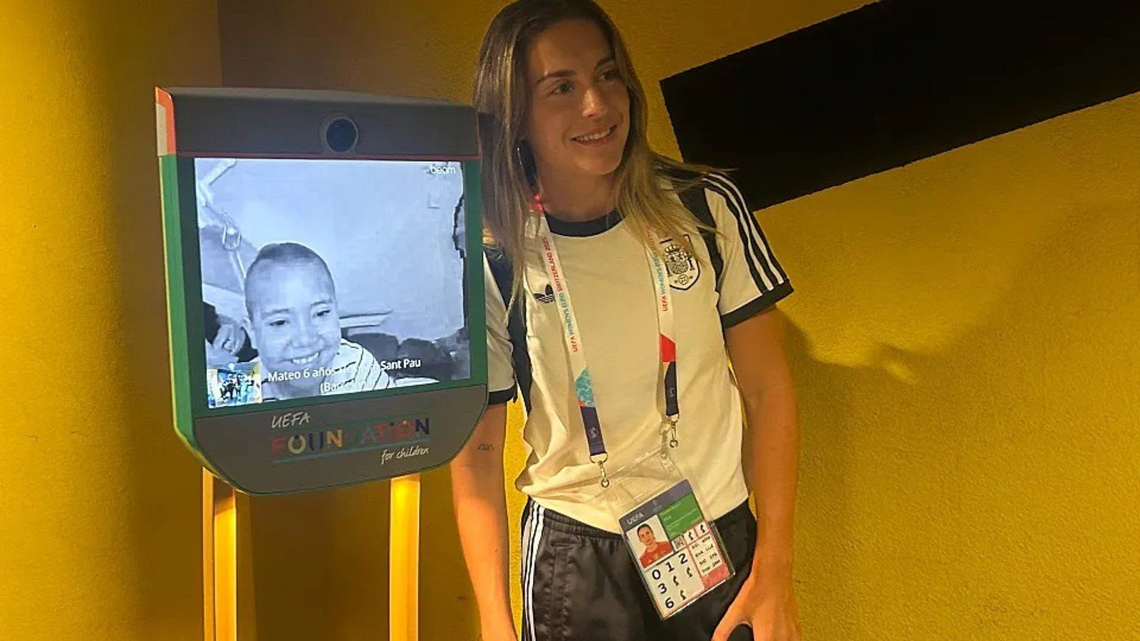 La RFEF y UEFA acercan a la selección española a hospitales de Barcelona