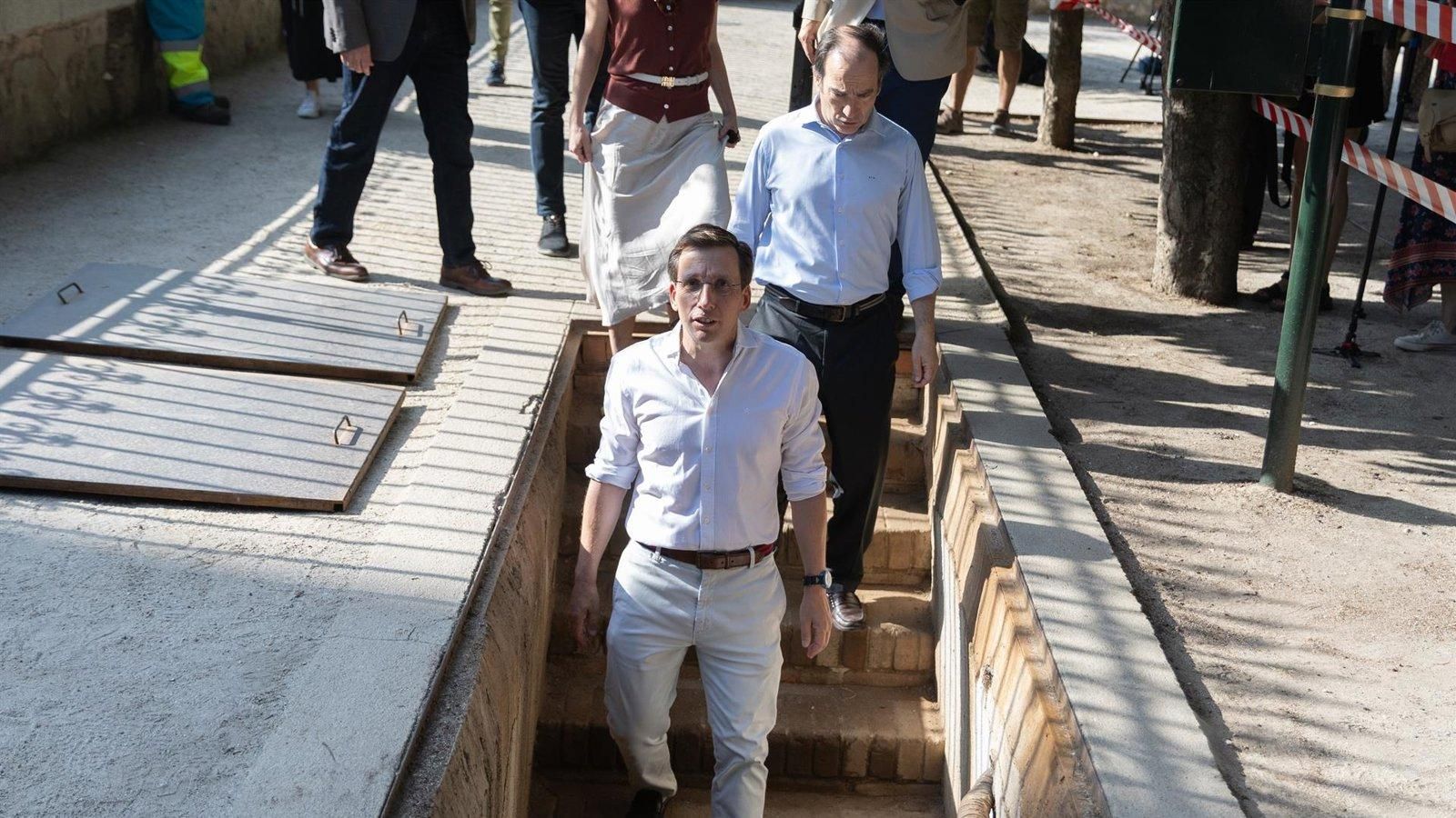 Almeida acusa a Sánchez de estar “hasta arriba de corrupción” y ve un “mensaje mafioso” en las palabras de Cerdán