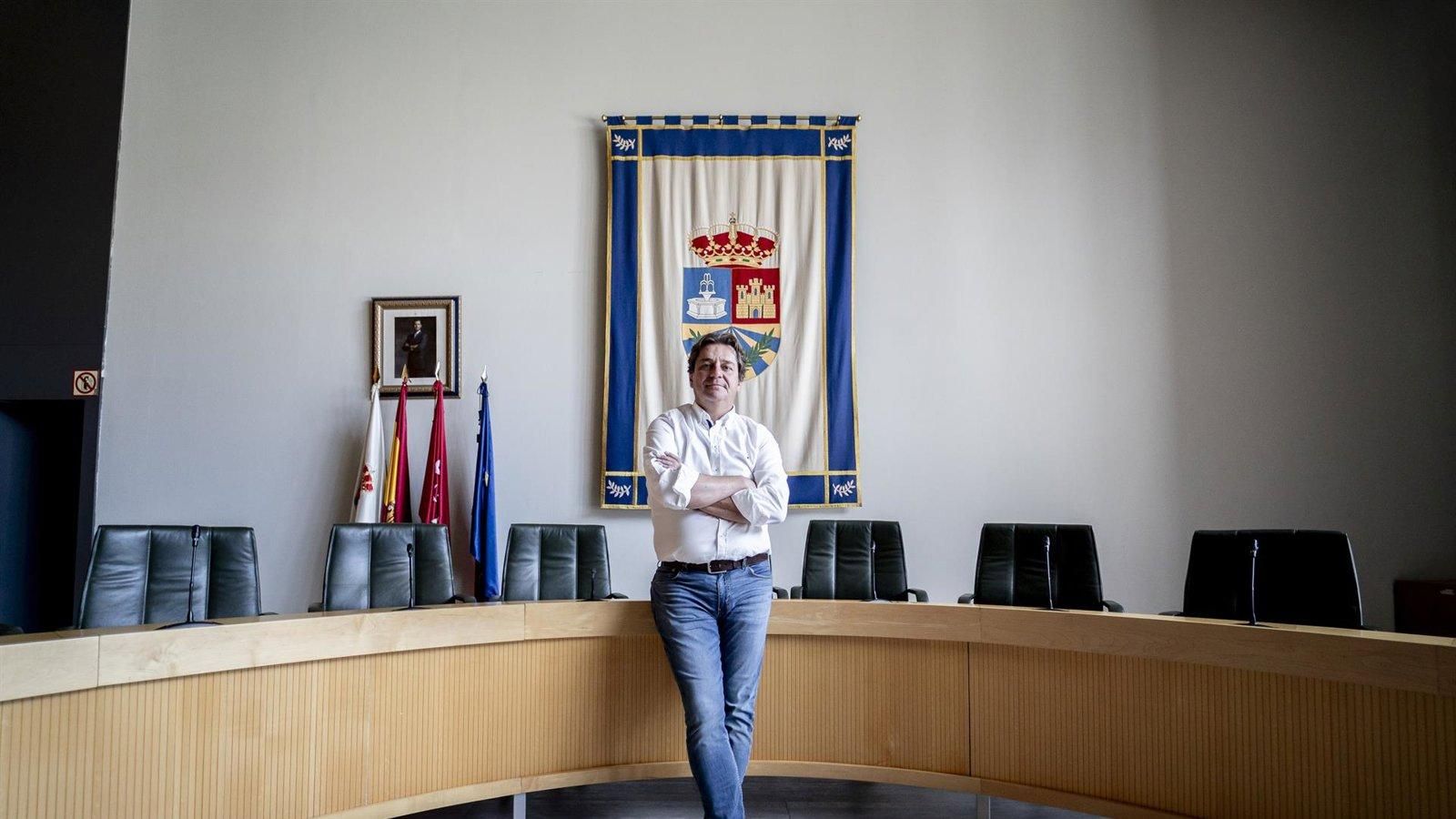 El alcalde de Fuenlabrada exige la dimisión de Noelia Núñez tras la polémica con su currículum