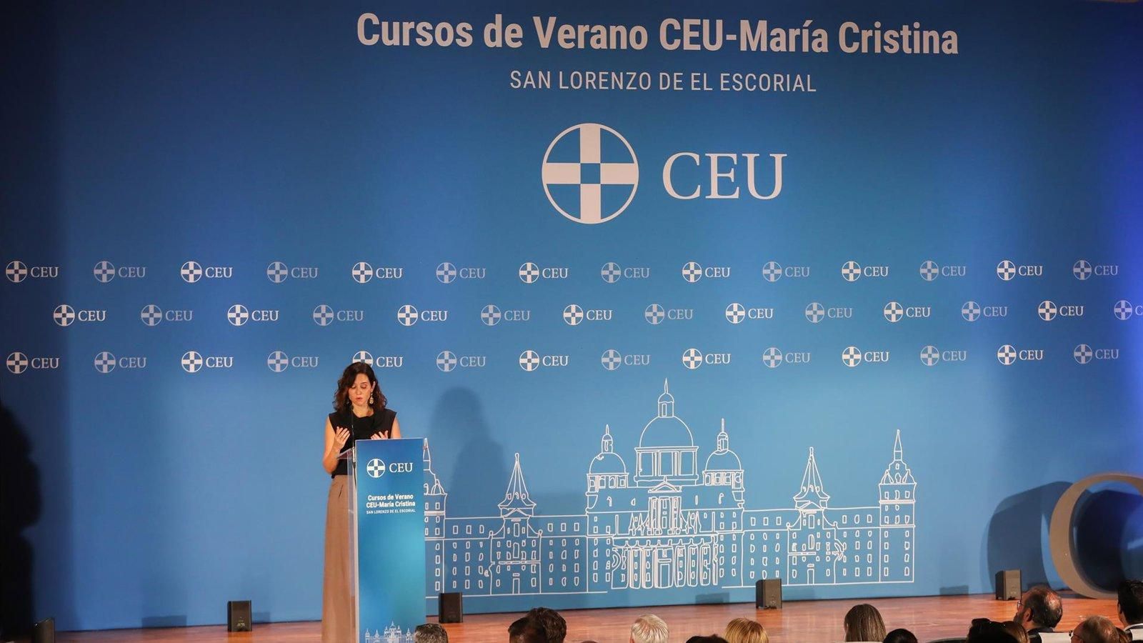 Ayuso: “España está en manos de siete votos y un Gobierno que rompe el Estado de Derecho”