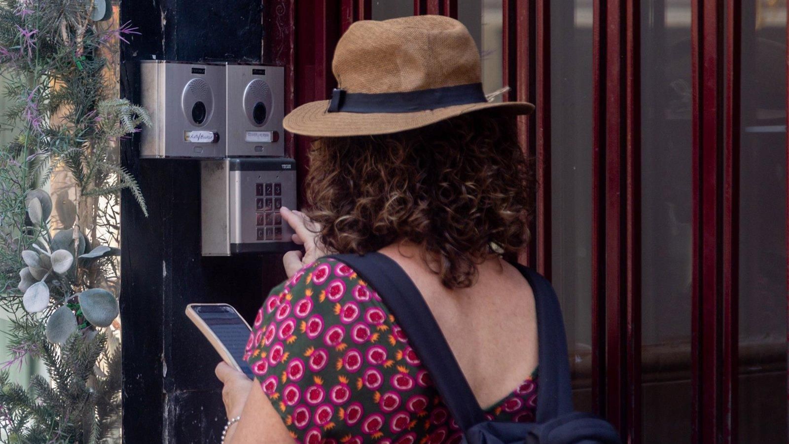 El Ayuntamiento de Madrid reforzará las actuaciones contra las viviendas turísticas ilegales