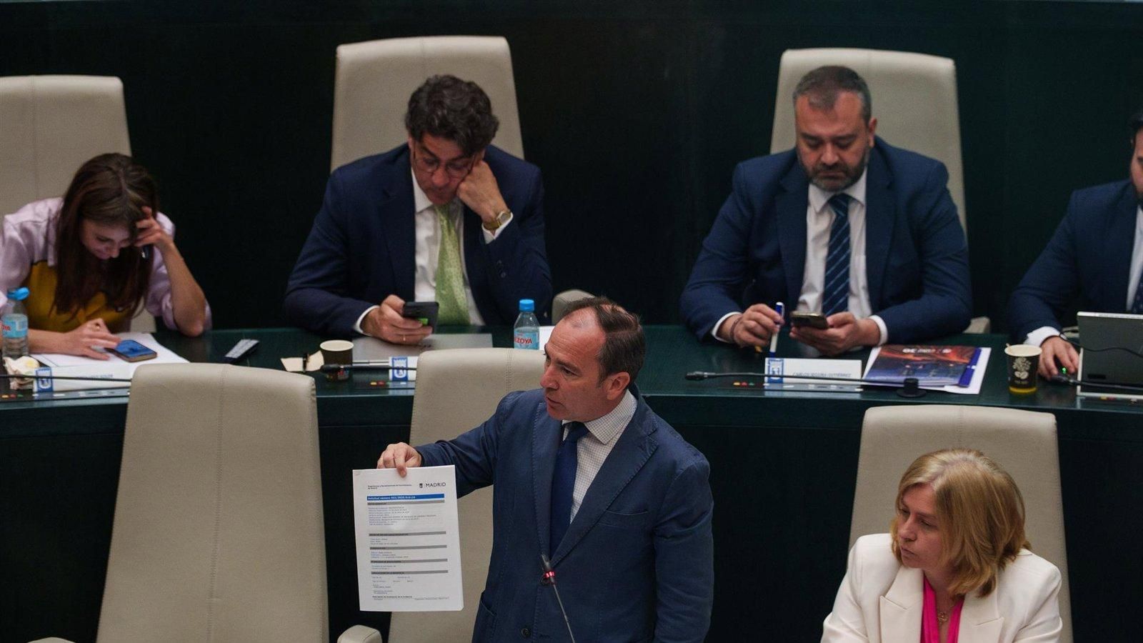 Carabante acusa a Sánchez de ser "el capo de la mafia" y llama “yonkis de la corrupción” a PSOE y Más Madrid