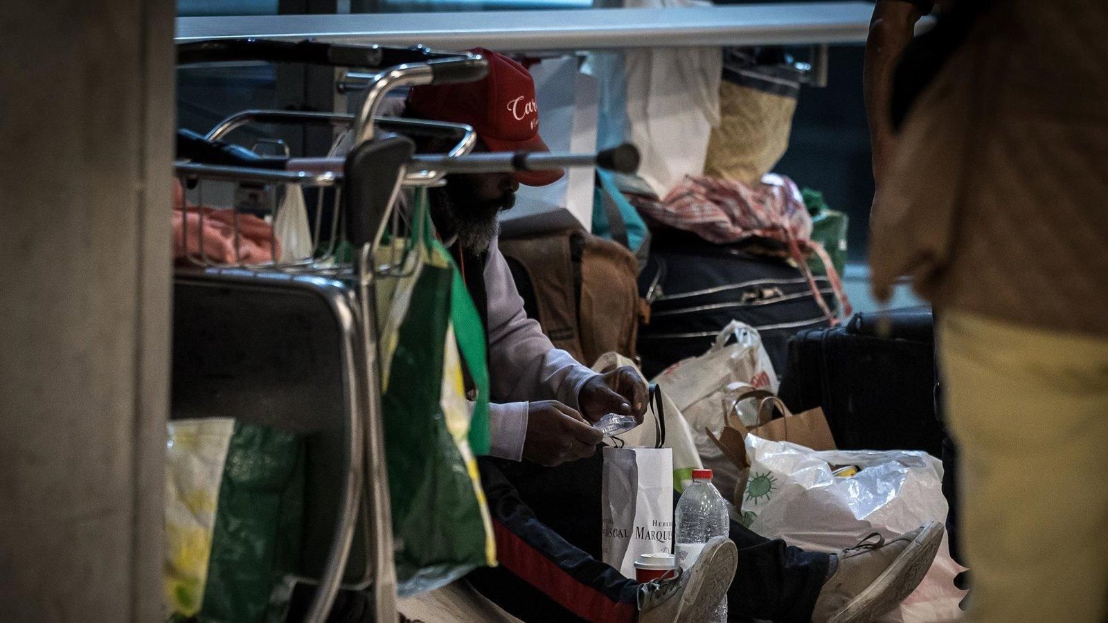 El Ayuntamiento destina 932.000 euros a un dispositivo de emergencia para personas sin hogar en Barajas