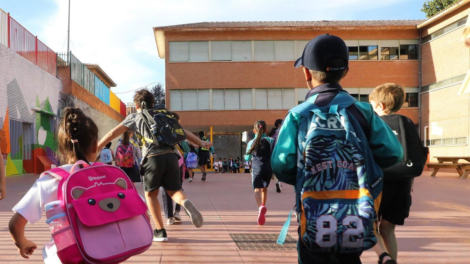 Seis centros educativos de Madrid recibirán fondos europeos para formar a docentes en asuntos de la UE