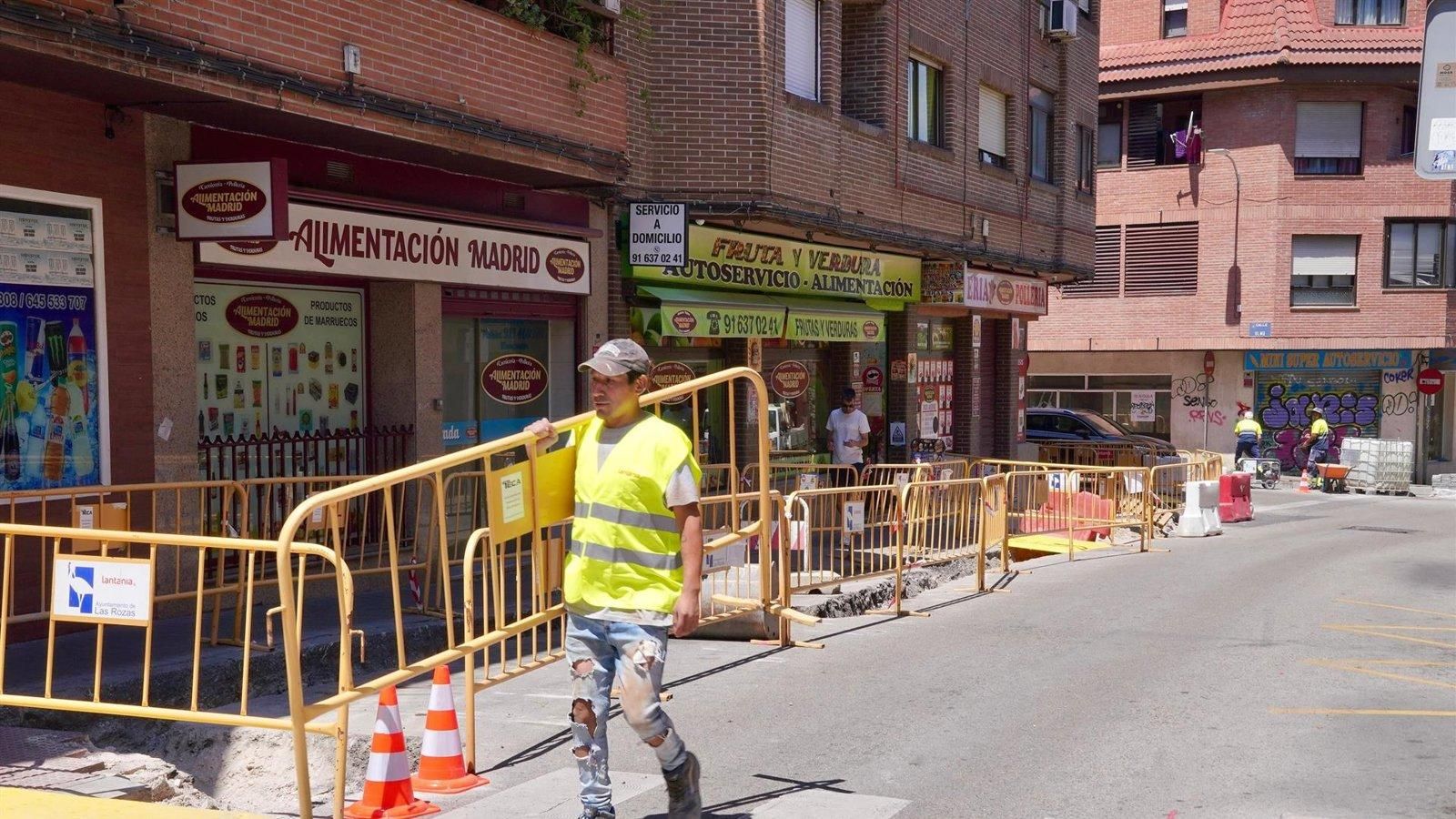 Las Rozas renueva las aceras en la avenida Pocito de las Nieves