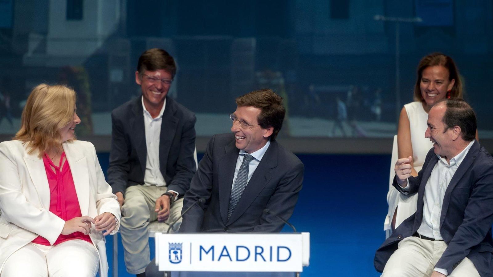 Sanz asegura que el Gobierno de Madrid seguirá "a velocidad de crucero" durante la baja de Almeida