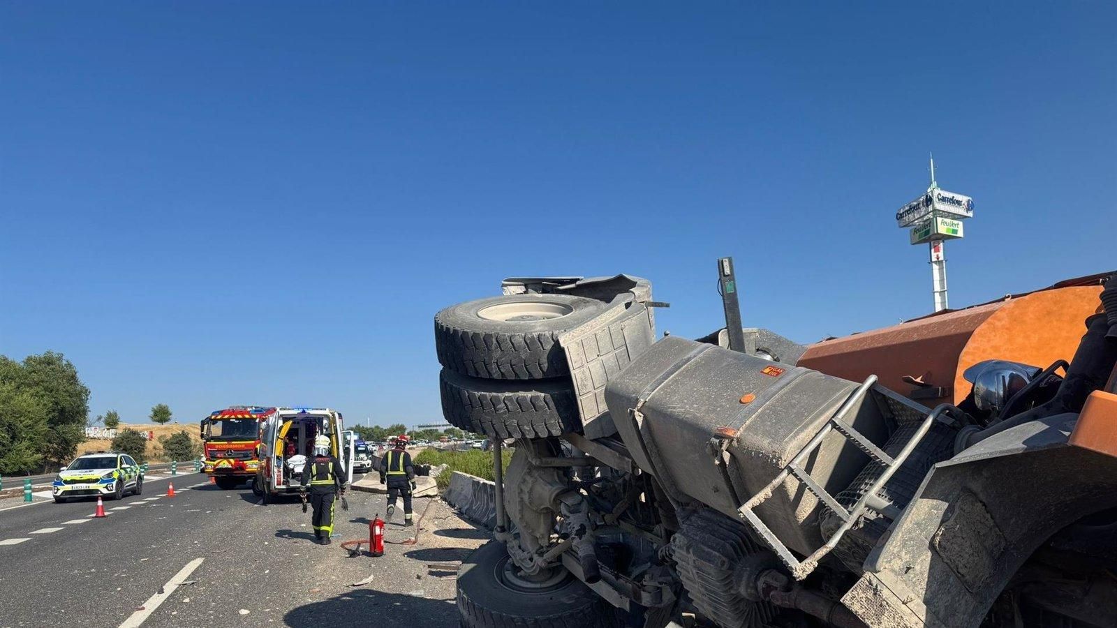 Un accidente en la M-503 a la altura de Majadahonda deja a un camionero gravemente herido