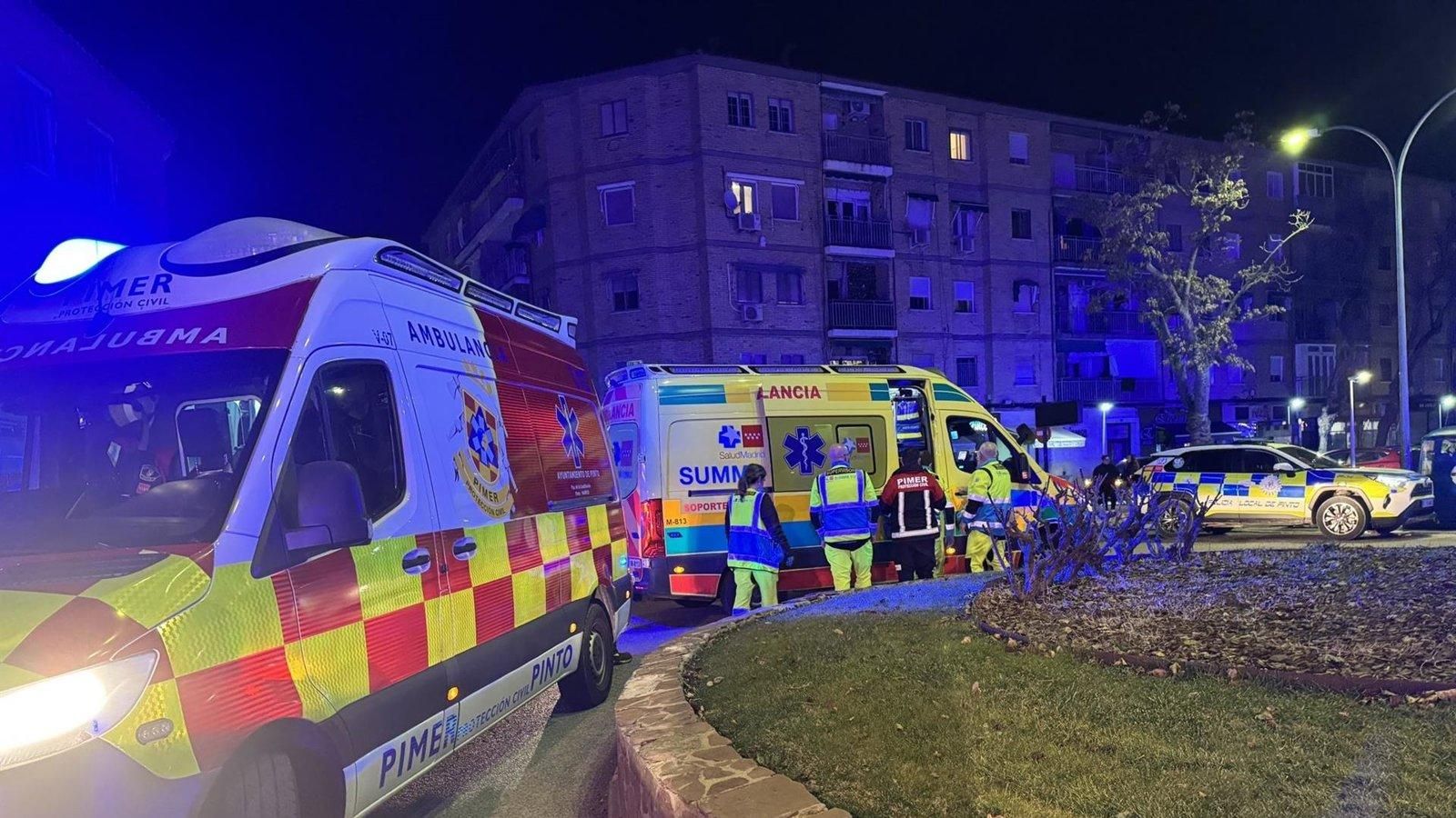 Un hombre sufre una grave caída desde cuatro metros en un patio interior de Madrid