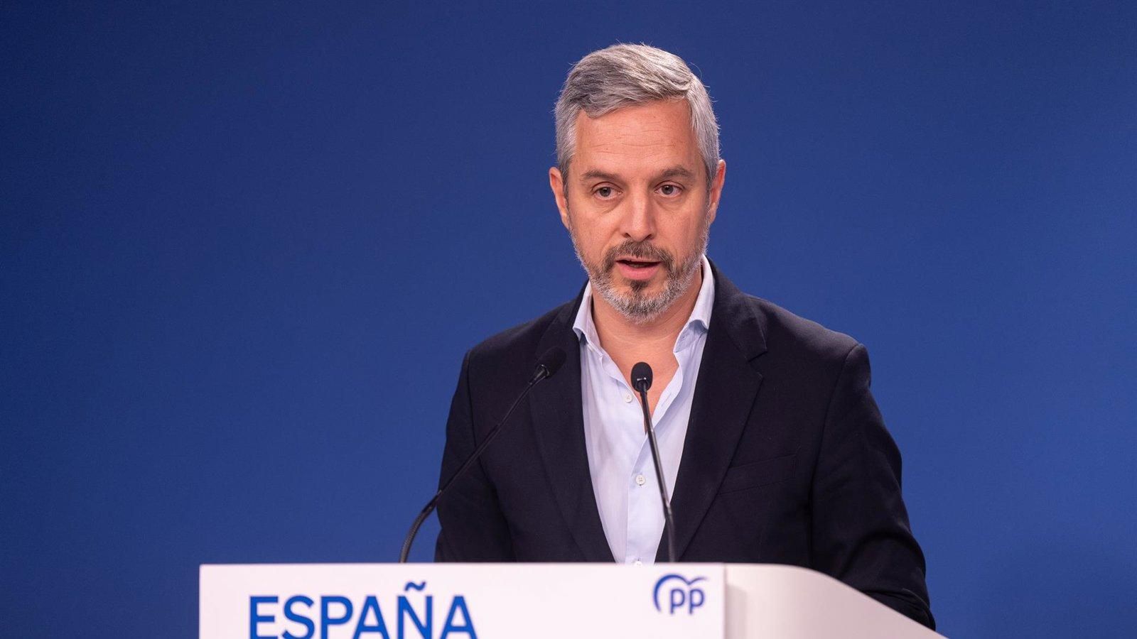 El PP marca distancia entre la imputación de Montoro y los escándalos del PSOE: Aquí no hay "prostitutas" o "colocación de amigas"