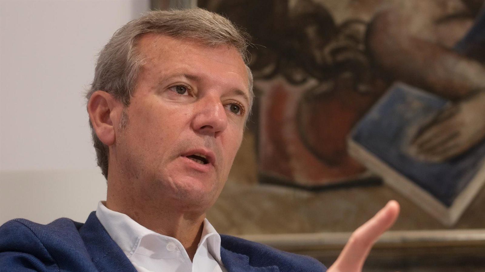 Rueda insiste en la urgencia de elecciones generales pero descarta una reunión entre Feijóo y Puigdemont