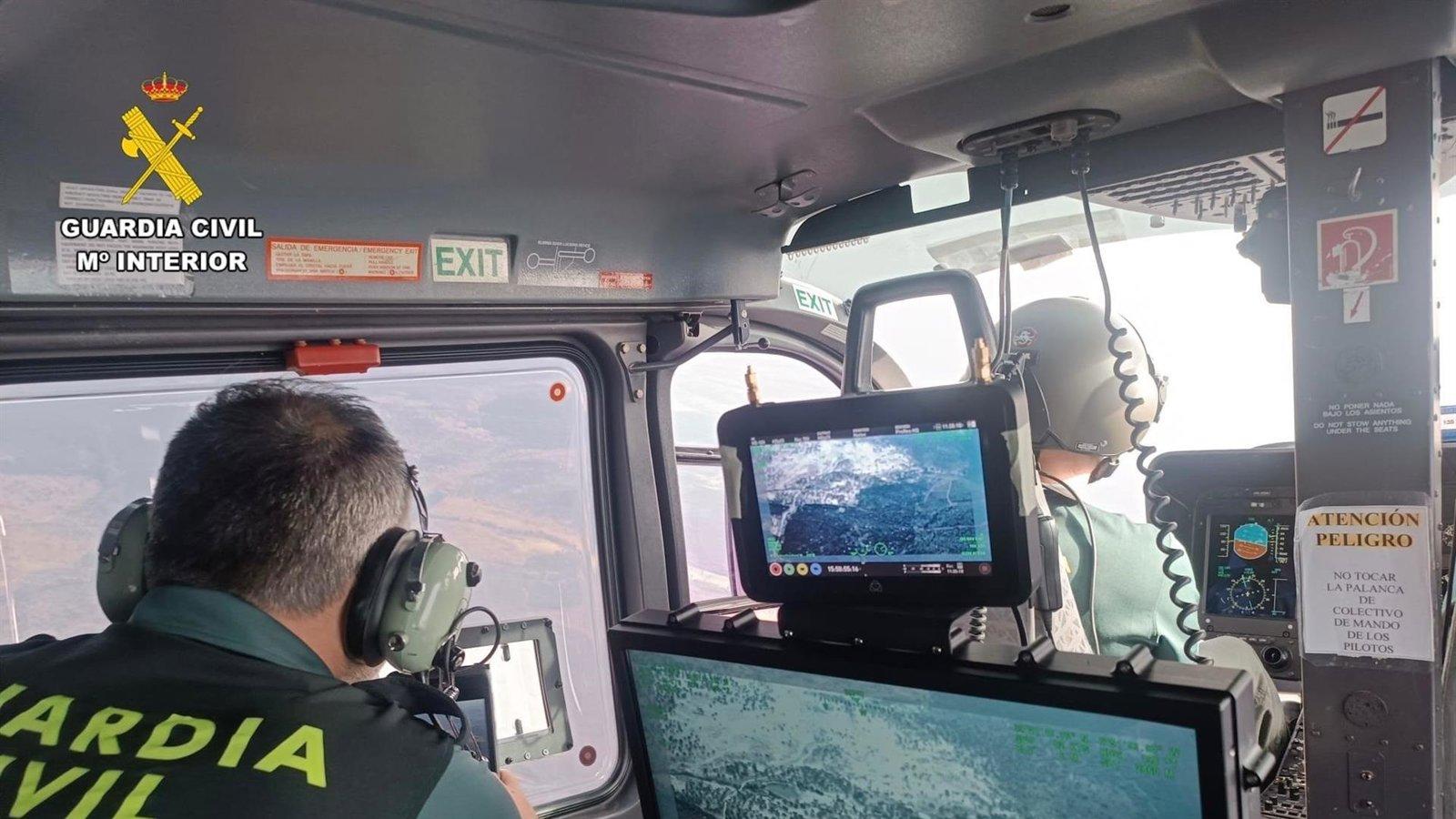 Extremadura mantiene cuatro incendios activos y cifra en 9.000 las hectáreas quemadas en Jarilla