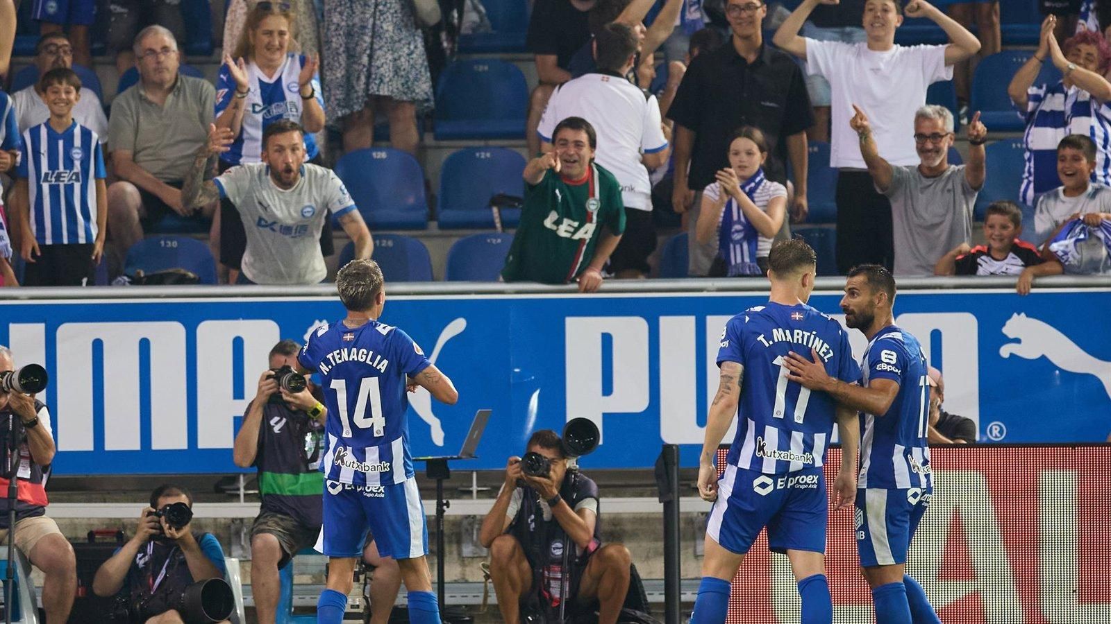 Valencia y Real Sociedad empatan en el debut, Alavés vence al Levante