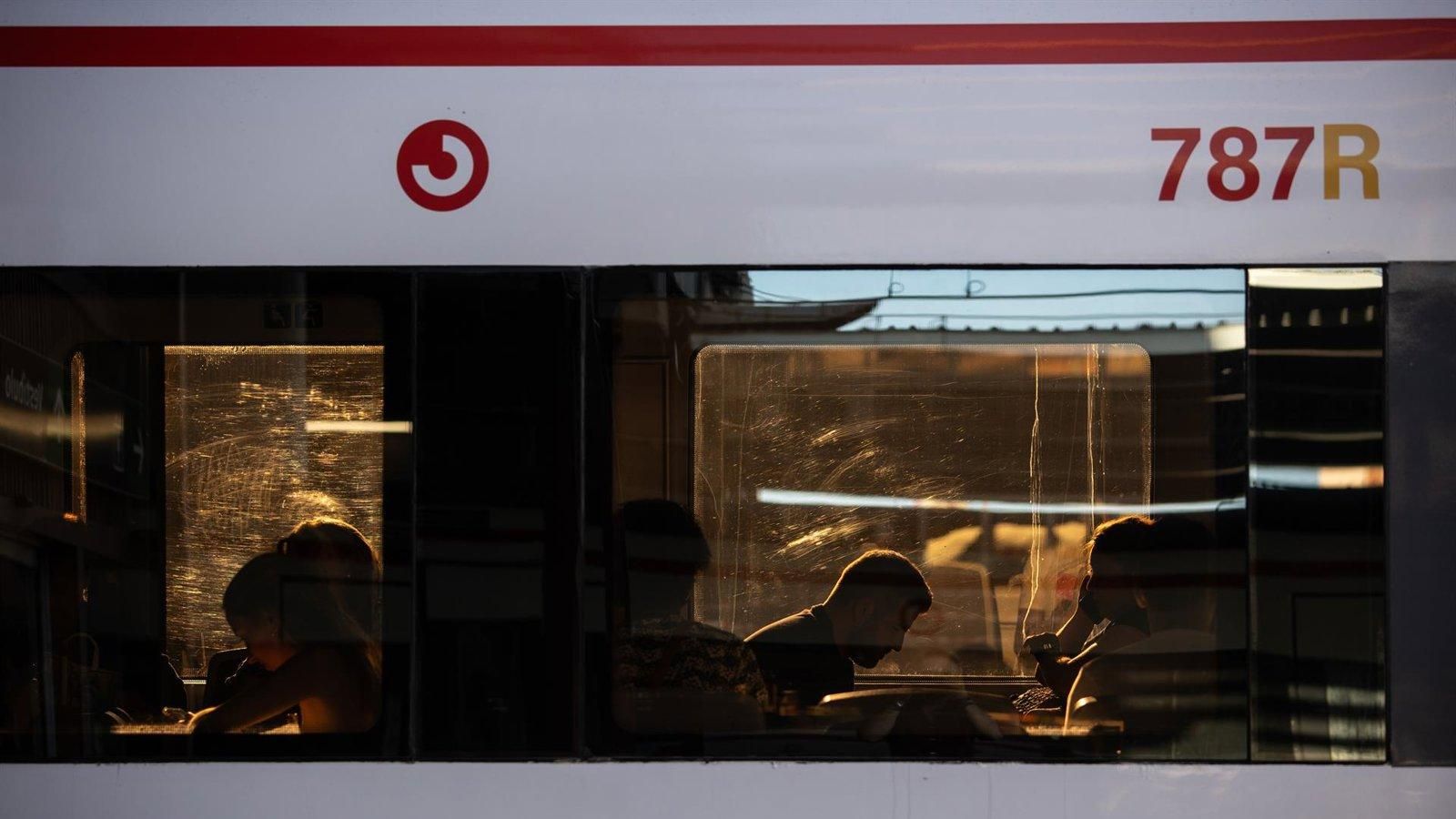 Los trenes de la C-3 recuperan la normalidad tras un incendio en Aranjuez