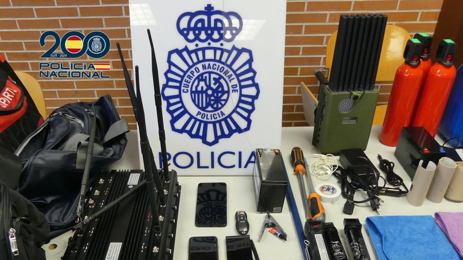 Detenidos en Madrid dos hombres con herramientas para robar en coche de lujo