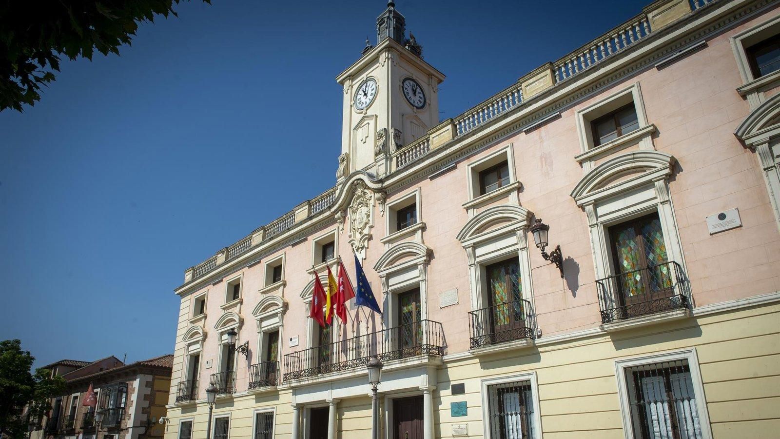 Detenidos tres hombres por un robo con fuerza en el Ayuntamiento de Alcalá