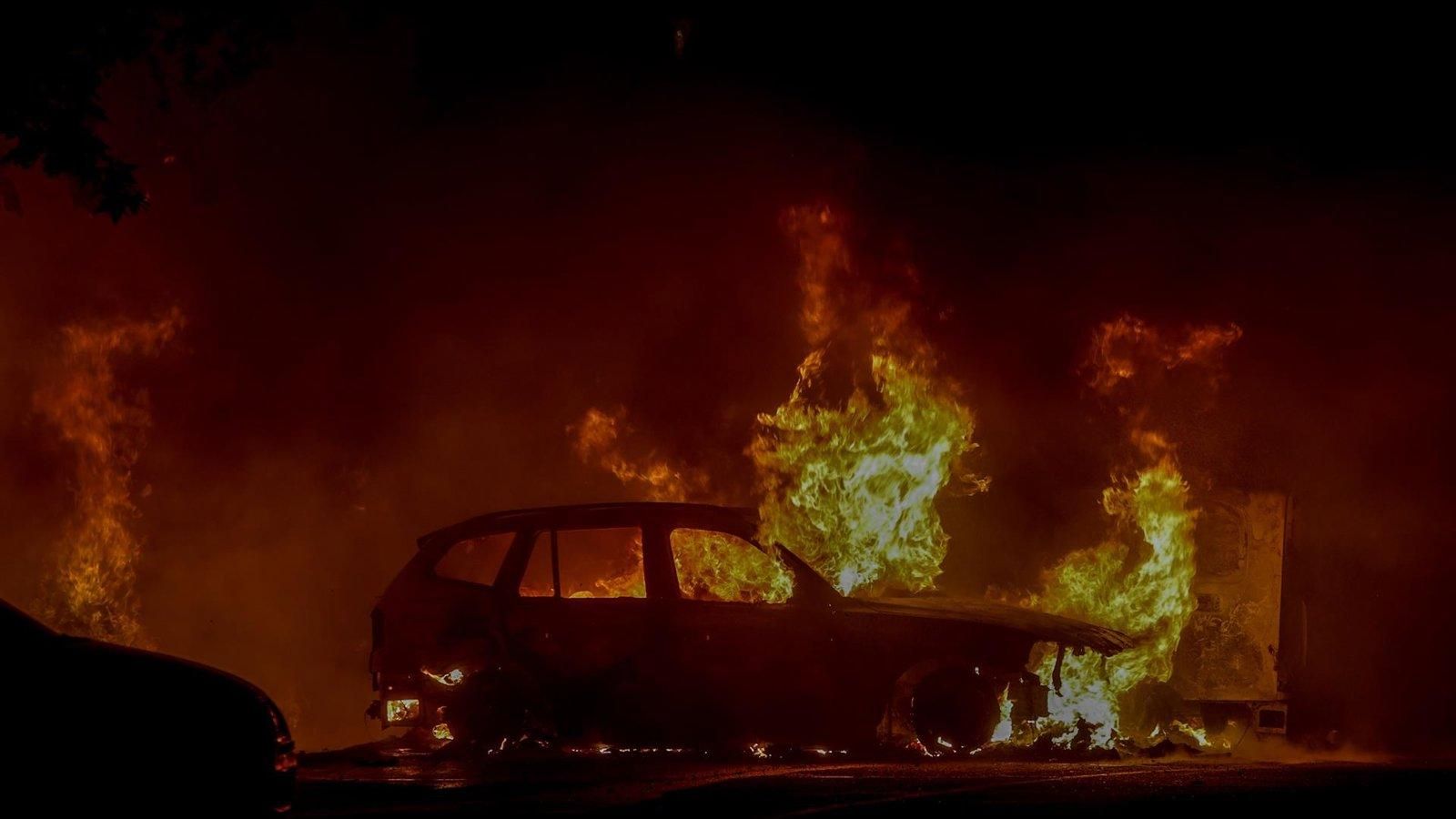 Un incendio en un garaje subterráneo de Fuencarral deja un herido leve por intoxicación