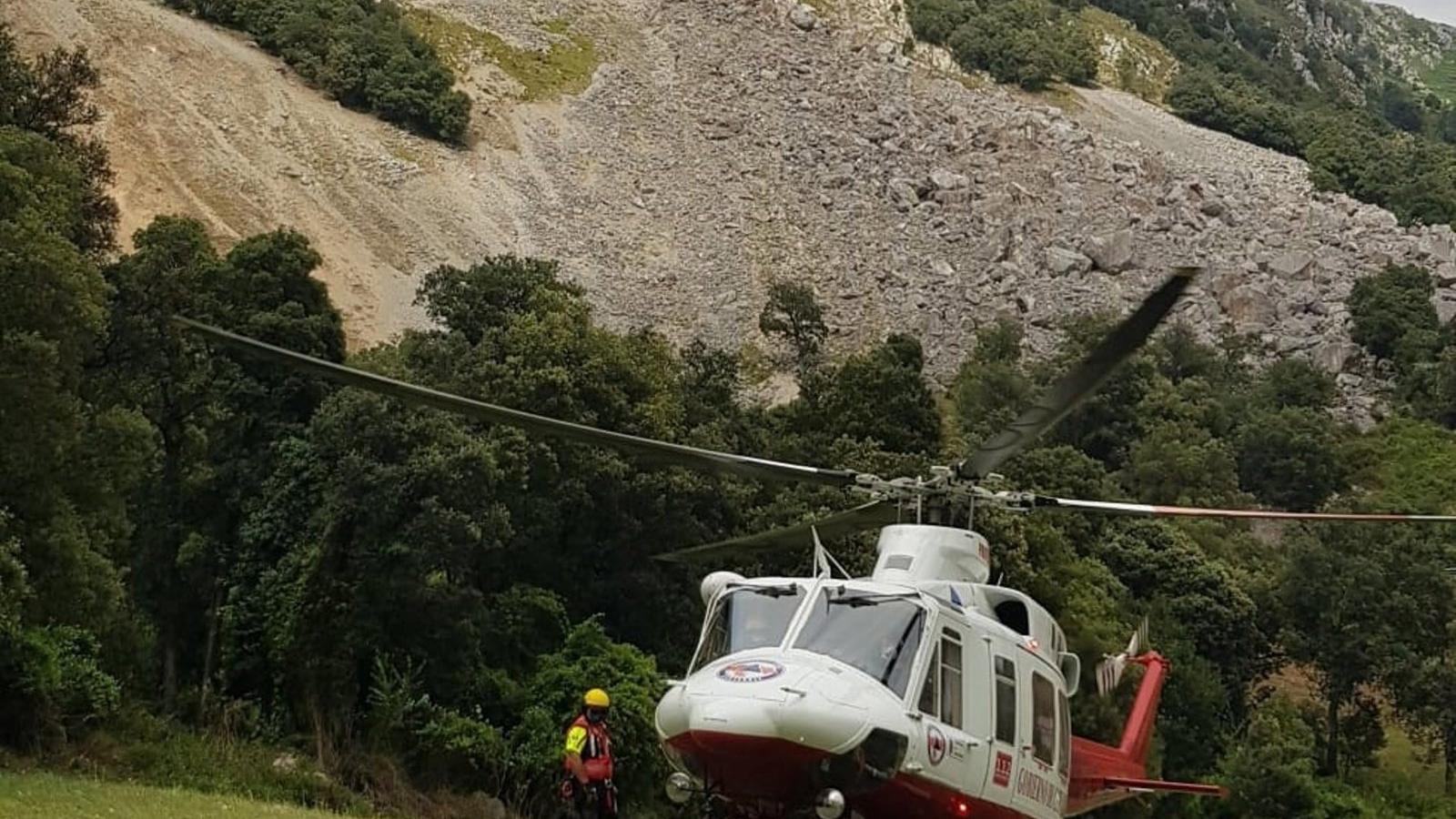 Rescatada en helicóptero una madrileña de 29 años tras un accidente en una vía ferrata en Cantabria