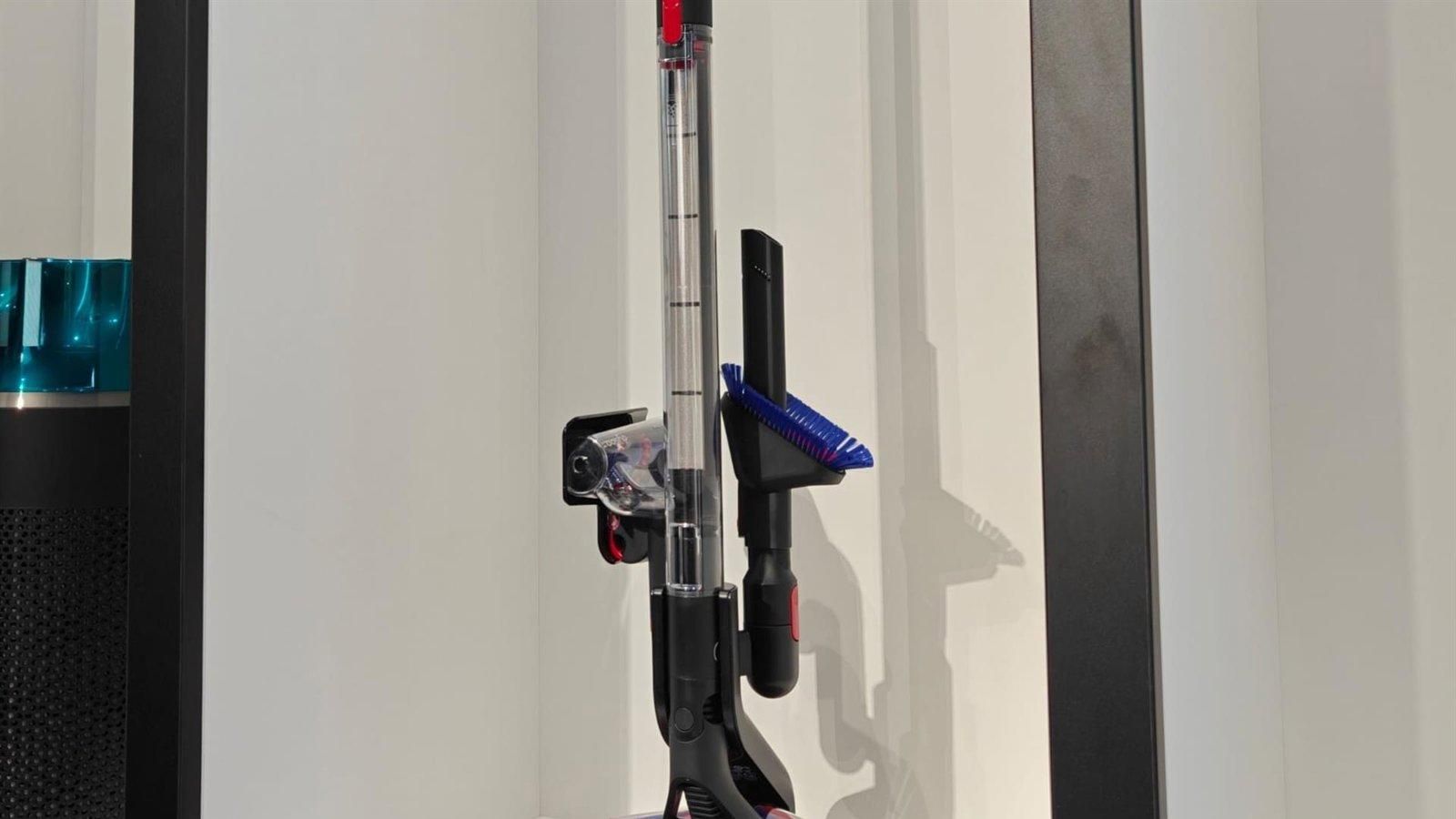 Dyson presenta "la aspiradora más fina del mundo"