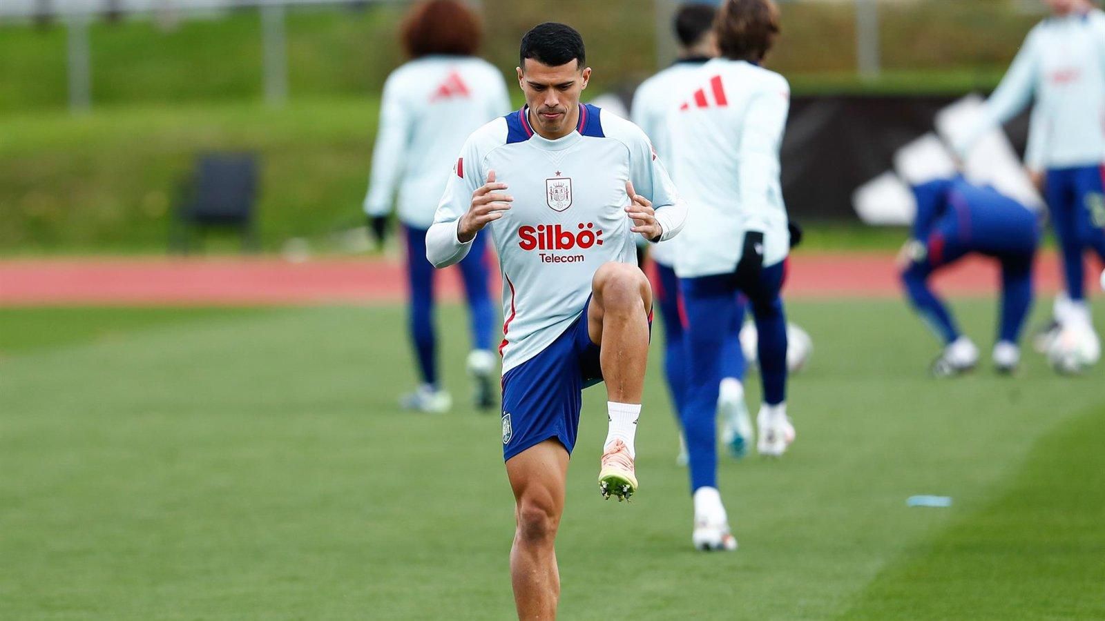 Pedro Porro se pierde el primer entrenamiento de España por motivos familiares