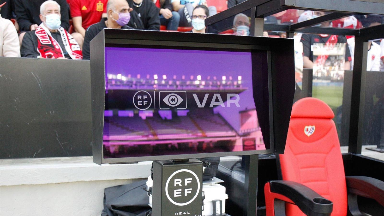  El VAR no funcionó en el Estadio de Vallecas por un fallo eléctrico 