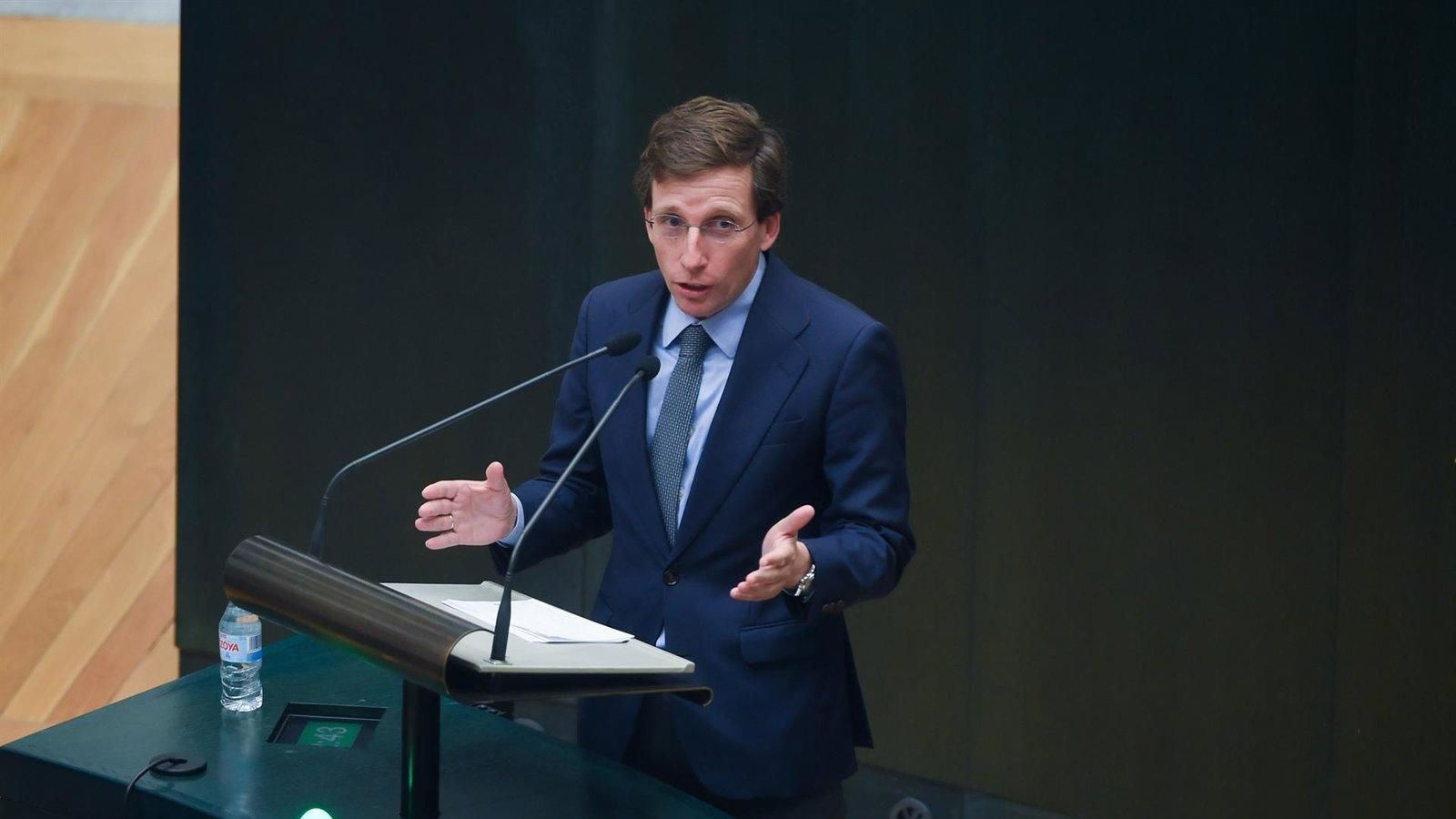 Almeida carga contra el “ministro X”, defiende las rebajas fiscales y niega la cultura de la cancelación en Madrid