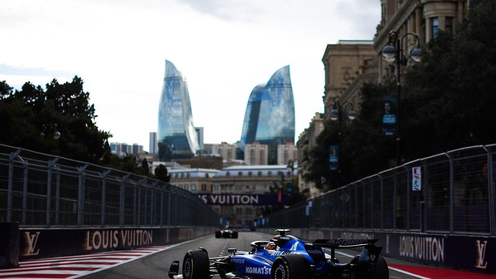 Carlos Sainz logra su primer podio con Williams en Bakú y Verstappen vence sin oposición