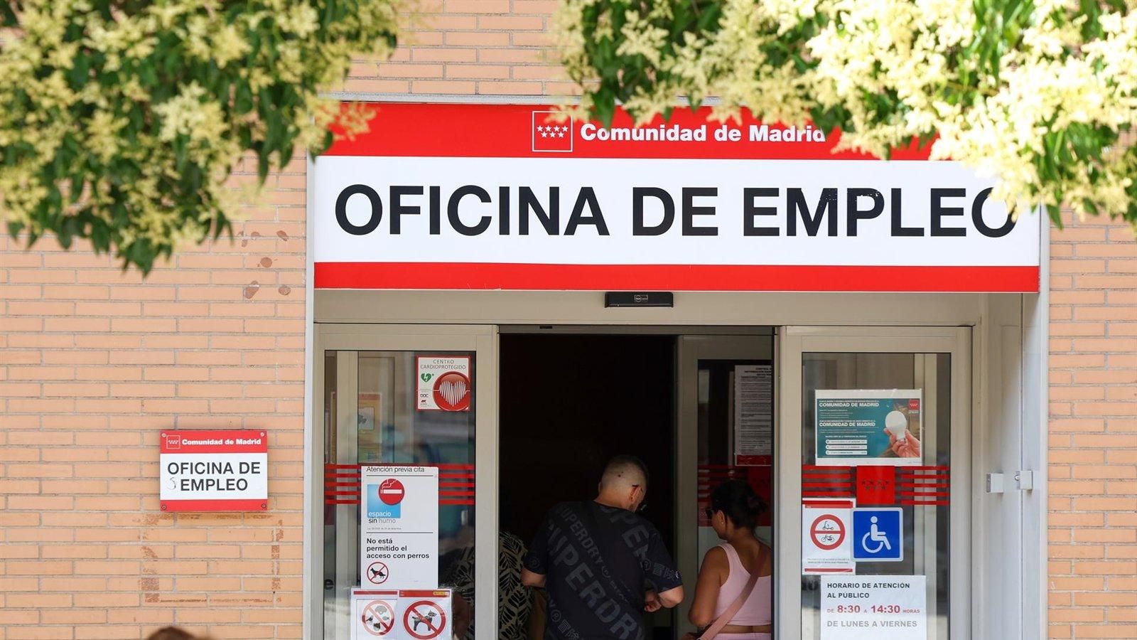 Ayuso anuncia una ley para blindar y modernizar la empresa familiar con incentivos fiscales