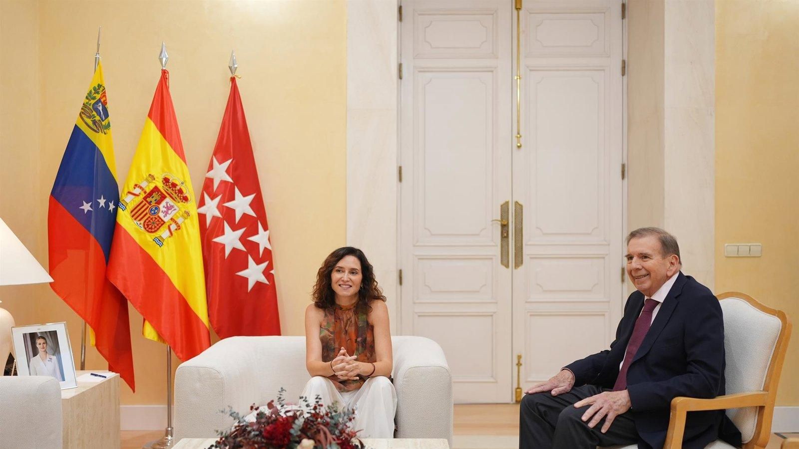 Ayuso recibe en la Real Casa de Correos al opositor venezolano Edmundo González