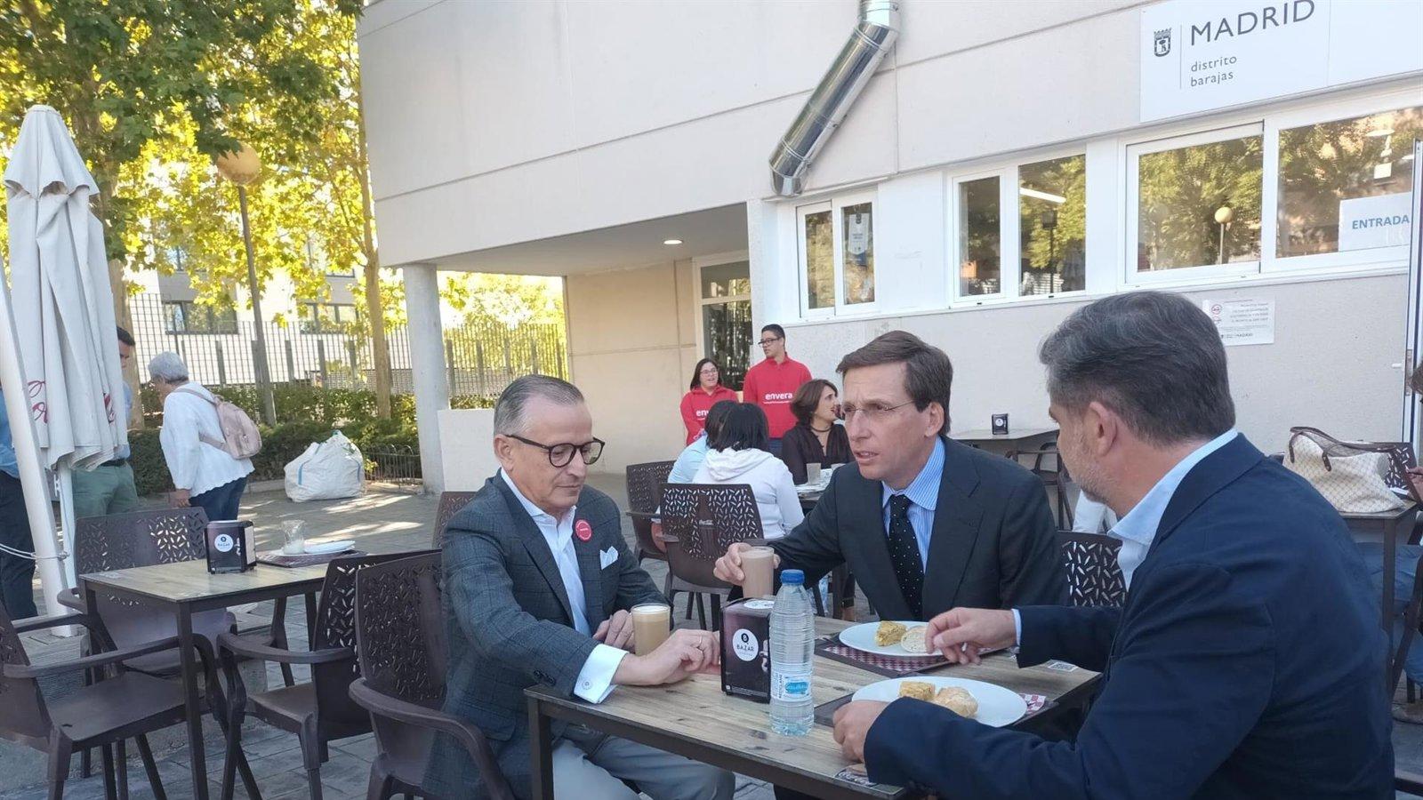 Almeida inaugura en Barajas la primera cafetería municipal gestionada por personas con discapacidad intelectual