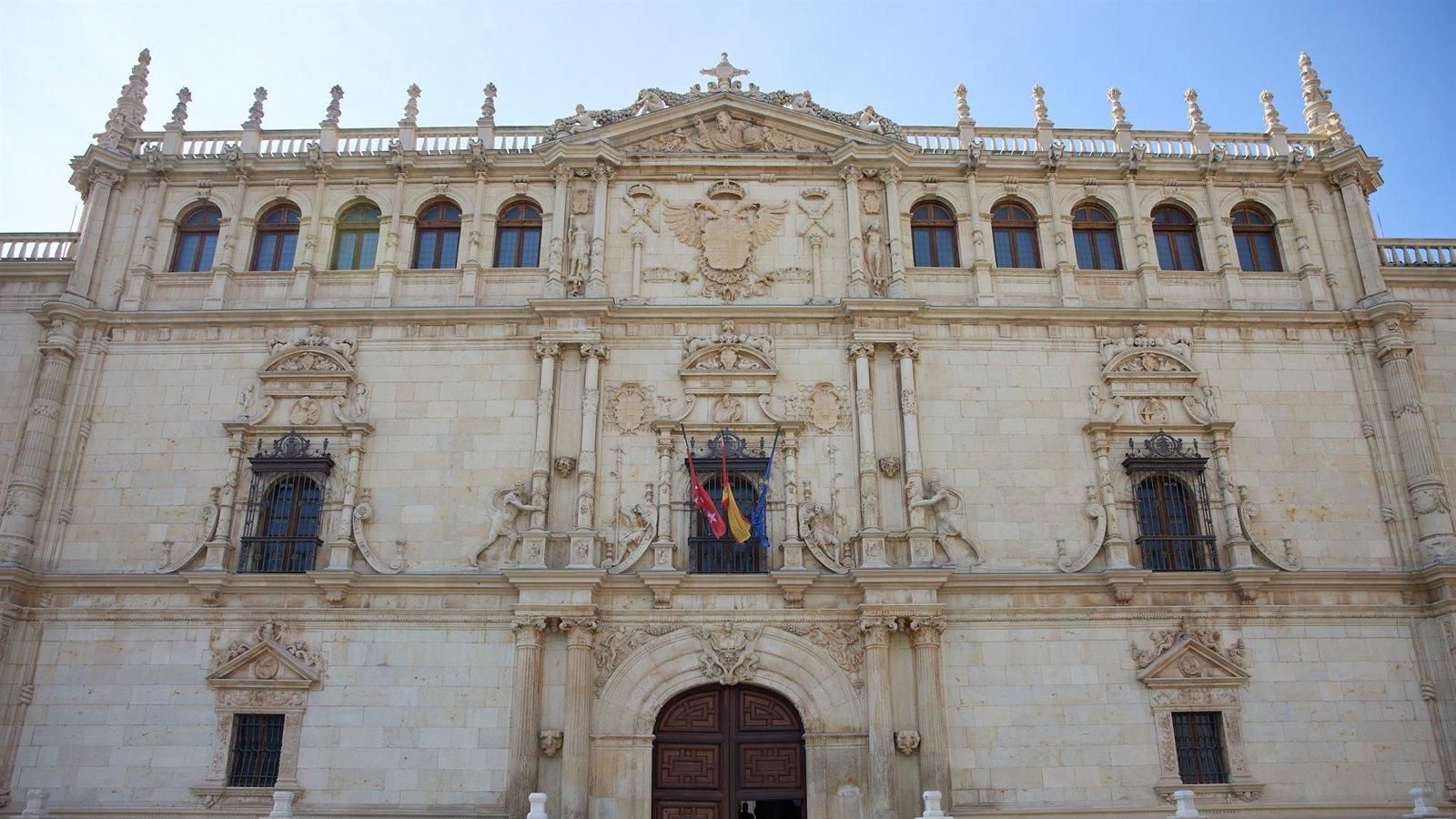 El delegado del Gobierno permite una protesta contra Ayuso en plena apertura del curso universitario