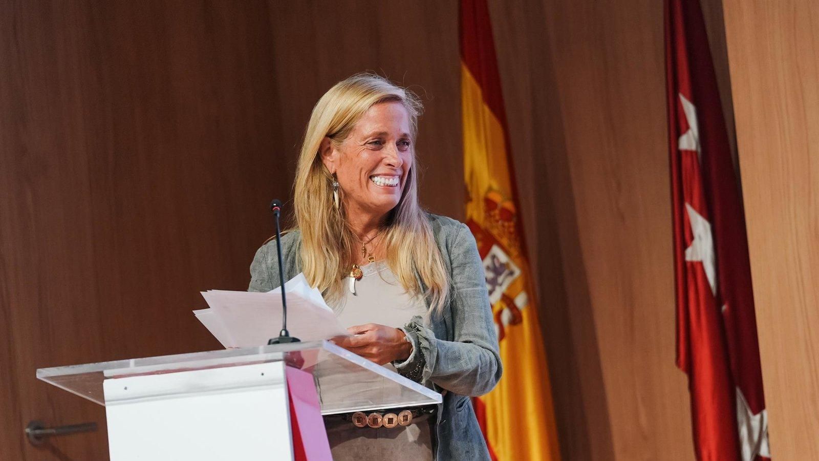 Albert niega contratos de la Comunidad con el despacho vinculado a Montoro y acusa al PSOE de hipocresía