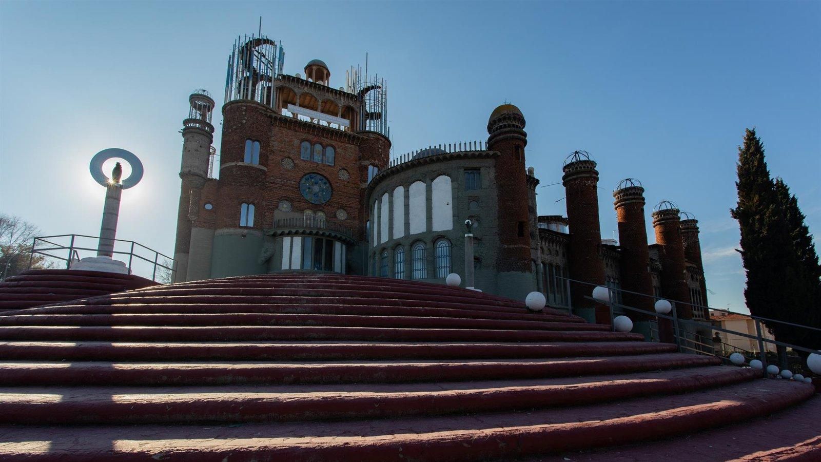 El Ayuntamiento de Mejorada del Campo clausura la Catedral de Justo Gallego por falta de licencia