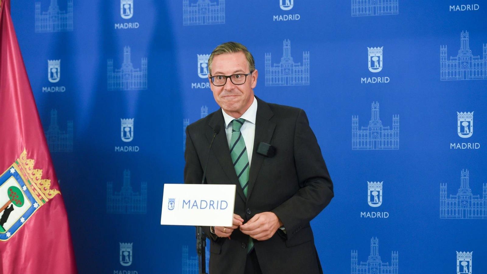 Serrano pone en valor el trabajo de Almeida para convertir la ciudad en "un ejemplo que admire el mundo entero"