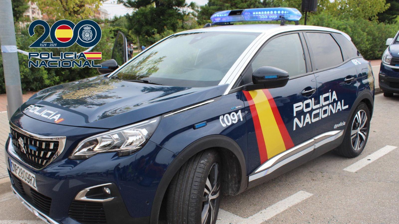Detenido en Retiro un hombre que intentó arrollar a una patrulla con una furgoneta robada en Puente de Vallecas