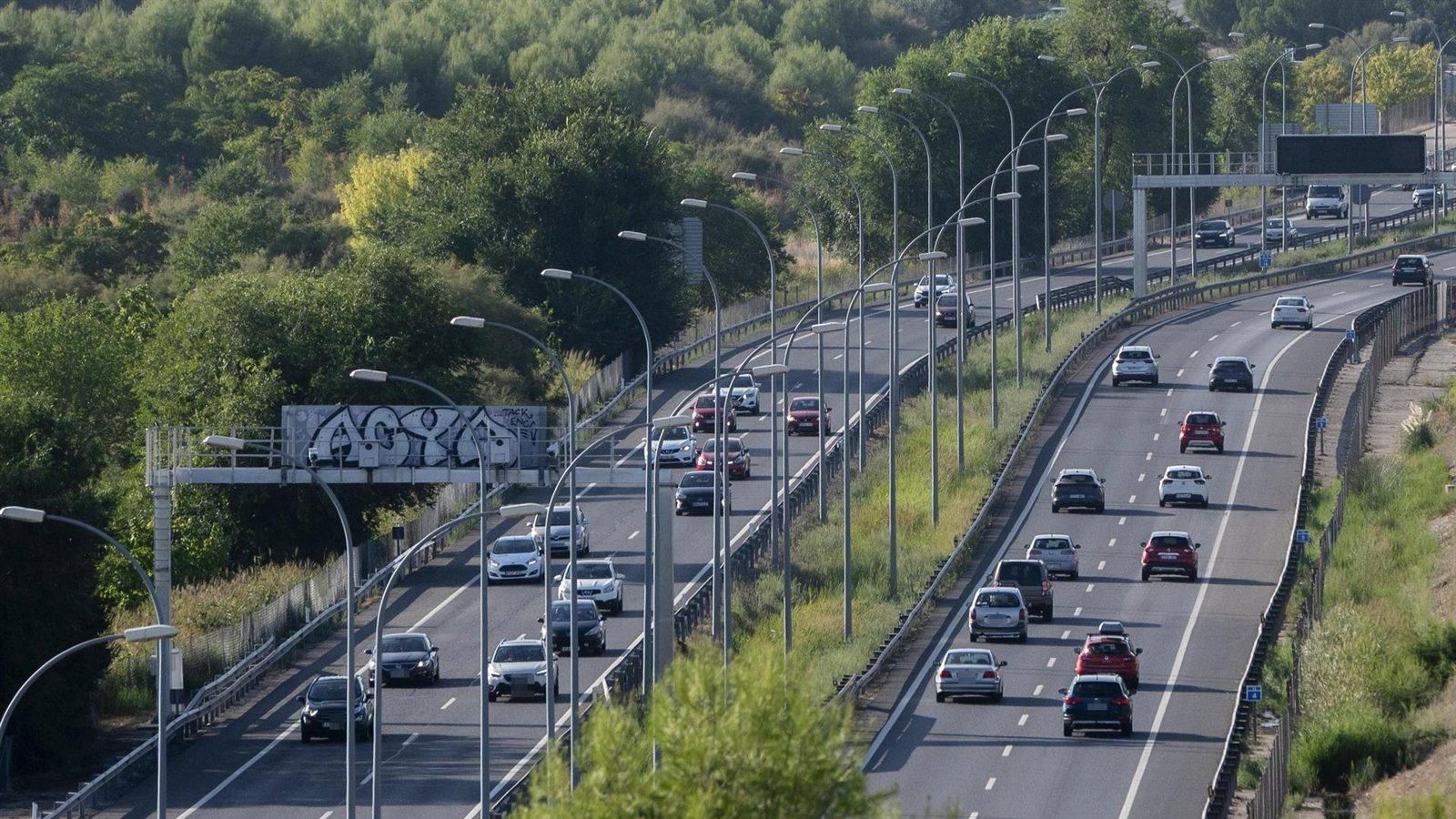 Un accidente múltiple en la A-45 causa importantes retenciones a la altura de San Fernando de Henares