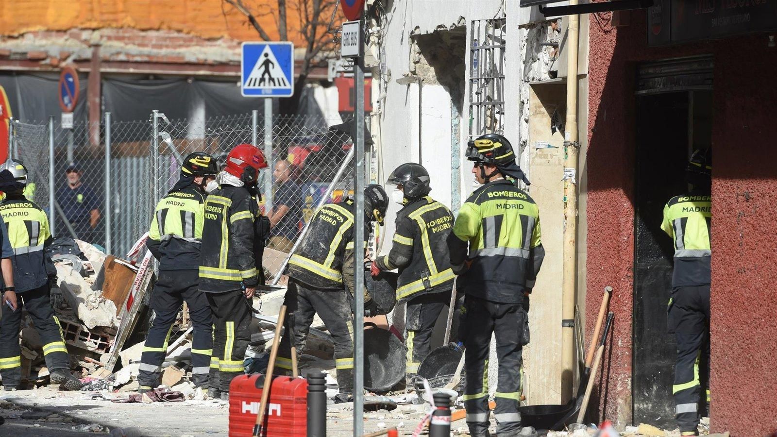 Localizado un segundo cuerpo entre los restos del edificio que explotó en Vallecas