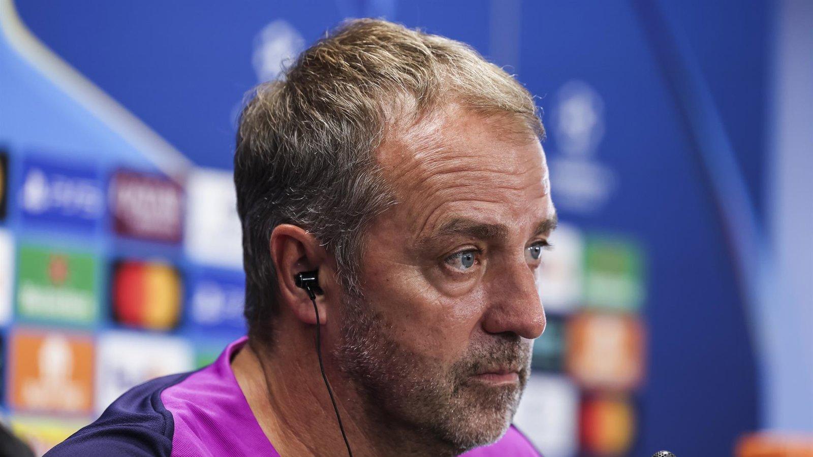 Hansi Flick confía en su equipo a pesar de la superioridad del PSG en el juego