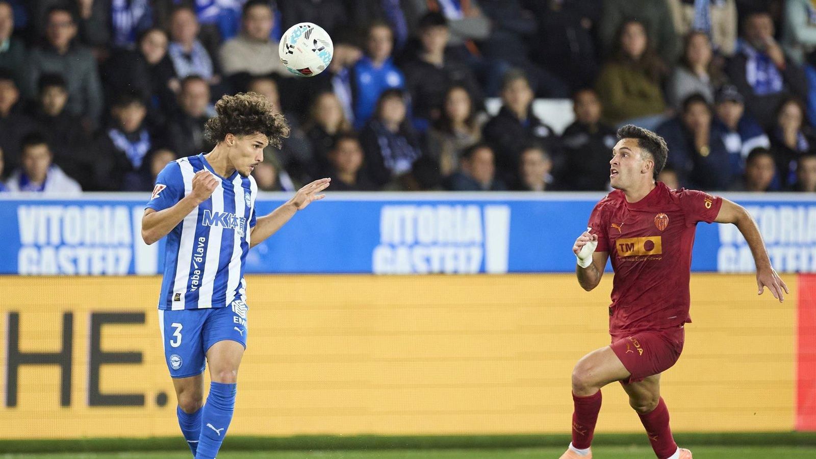 El Alavés empata contra el Valencia tras fallar varias oportunidades claras