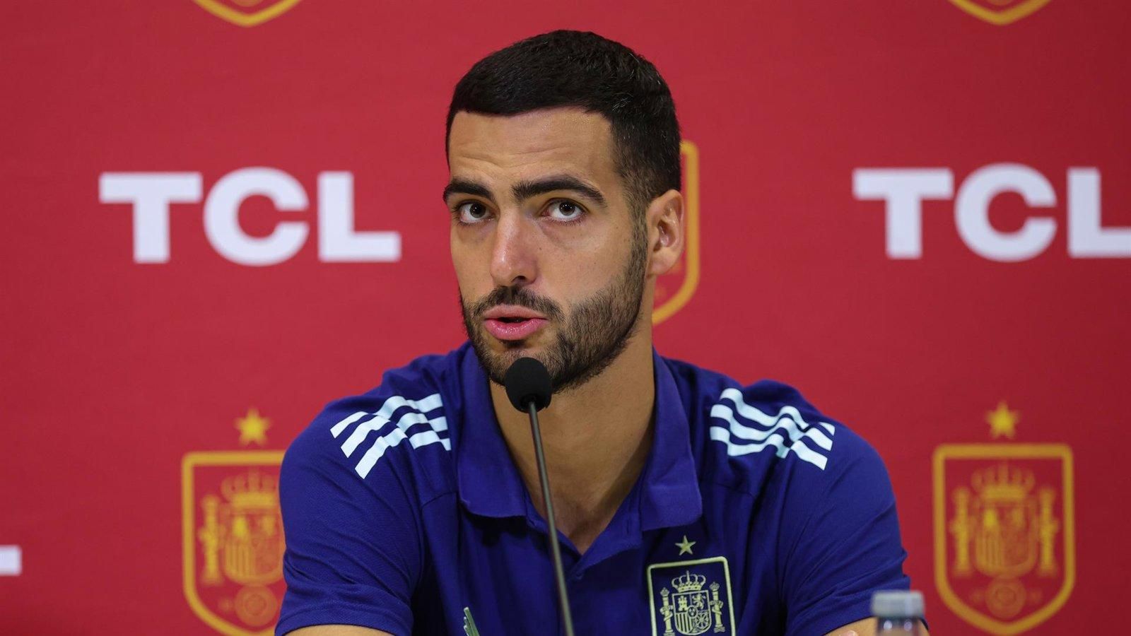 Mikel Merino destaca la complejidad y dedicación detrás del fútbol profesional