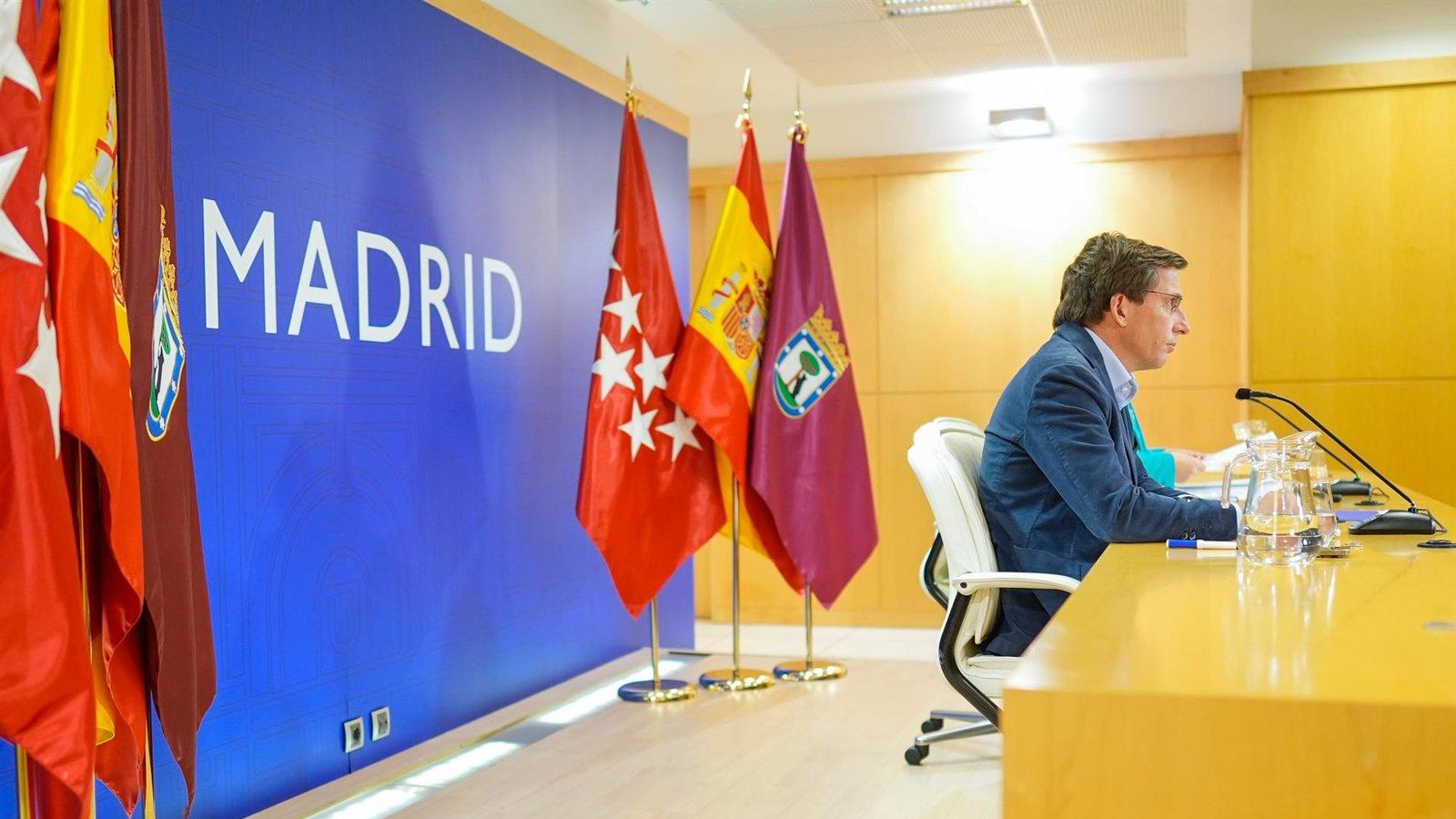 Almeida acusa a Sánchez de comportarse 