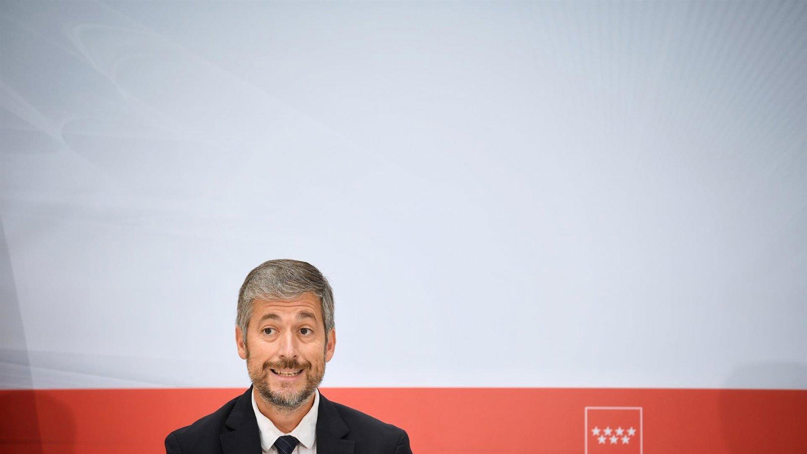 García Martín cuestiona el origen del dinero de los pagos a Ábalos y apunta a una posible financiación ilegal del PSOE