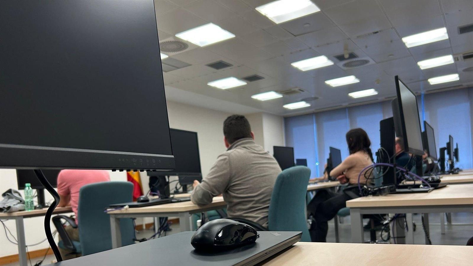 La Comunidad concede más de 2.500 licencias VTC en seis meses