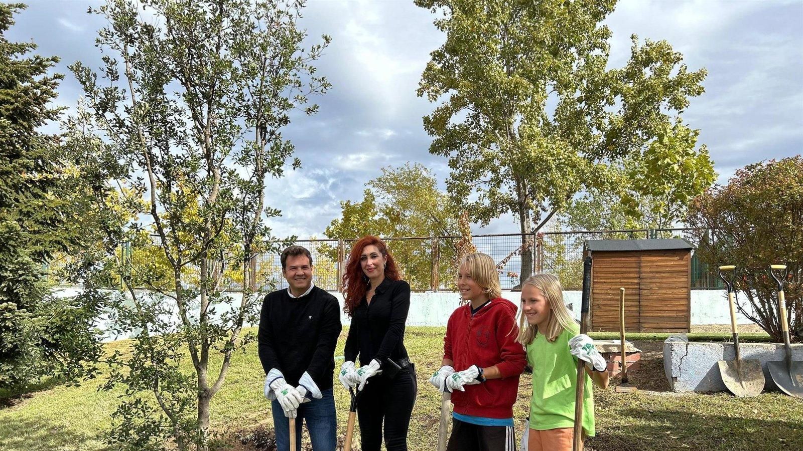 El alcalde de Las Rozas participa en el 25º aniversario del CEIP La Encina