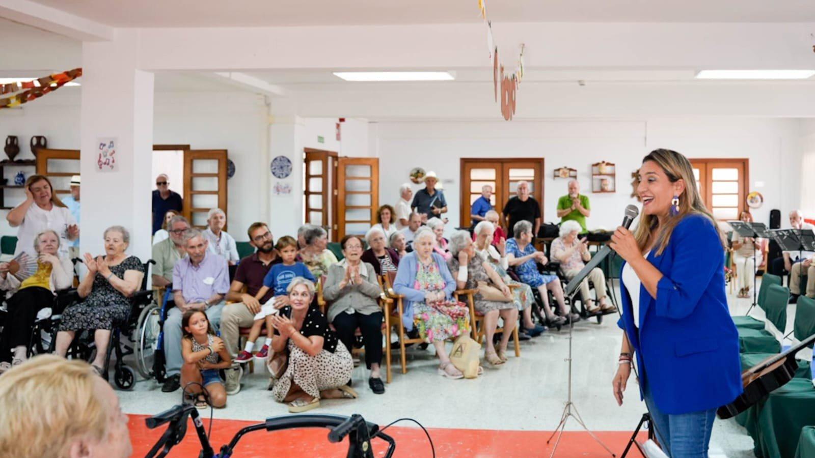 La Comunidad de Madrid destina 12,2 millones al mantenimiento de 725 plazas para mayores dependientes