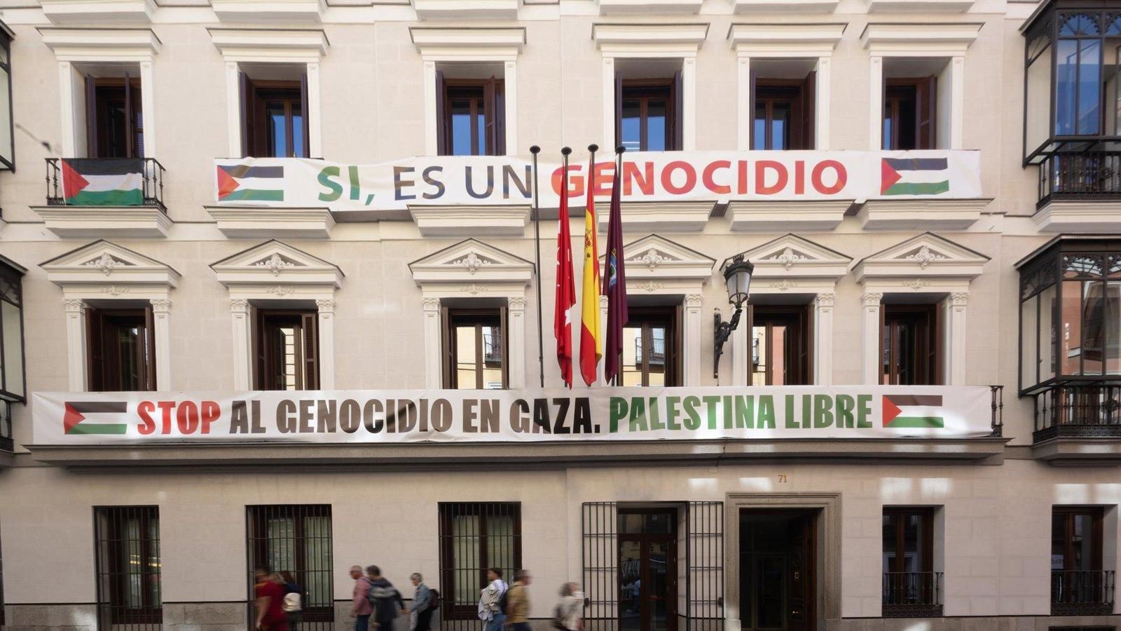 Más Madrid acata la orden de retirar ‘genocidio’ de sus pancartas sobre Palestina