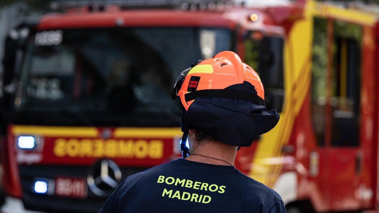 Desalojan ocho viviendas en Puente de Vallecas por riesgo de derrumbe