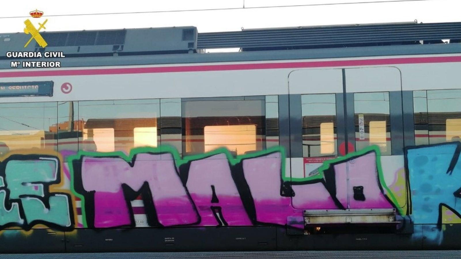 Detenido en Madrid un grafitero de 22 años por vandalizar trenes desde 2021