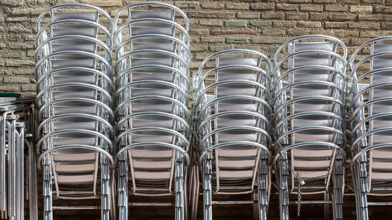 Detenidos siete individuos por el robo de 1.100 sillas de terrazas en Madrid y Talavera